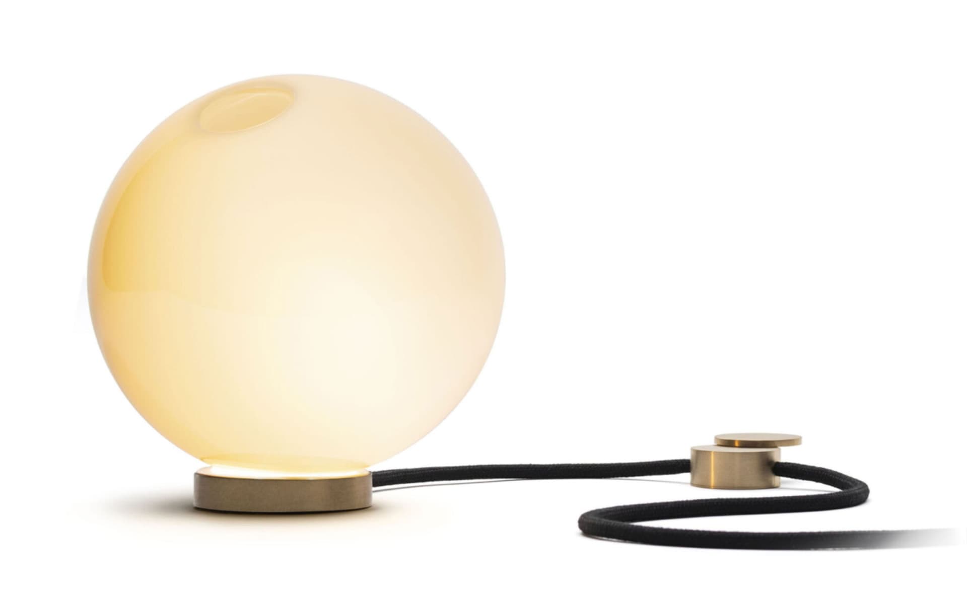 Bocci 28t Table Lamp / LED - 2500K / brass / opaque beige 1