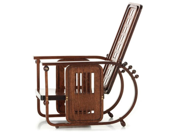 miniature sitting machine – thumbnail image #1