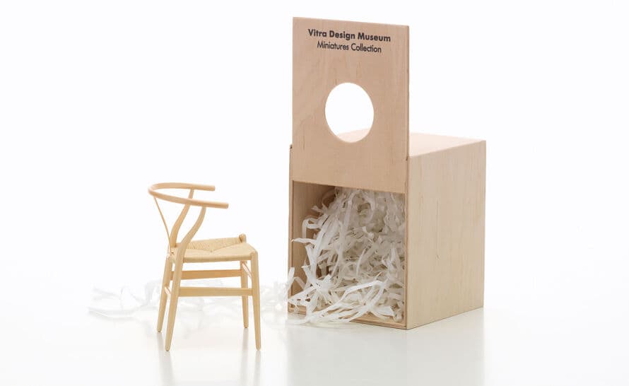 Miniature Wishbone Chair – thumbnail image #3