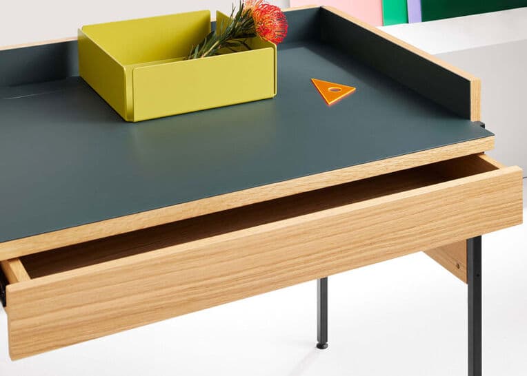 tabloid desk – thumbnail image #6