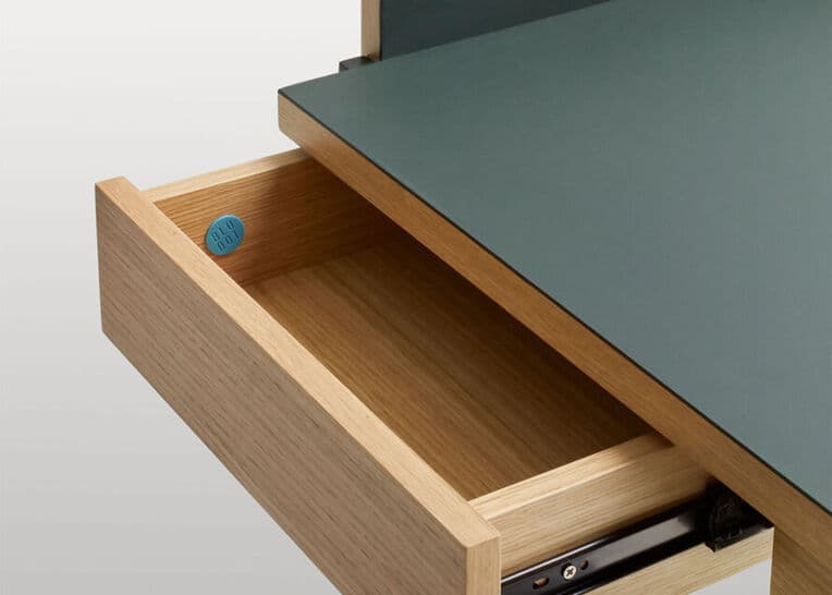 tabloid desk – thumbnail image #9
