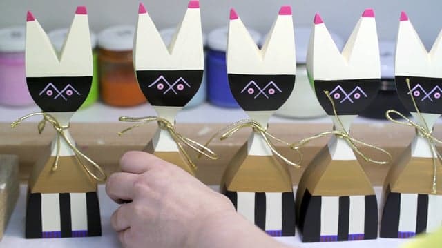 wooden dolls by alexander girard video