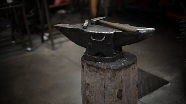 Officina Stool video